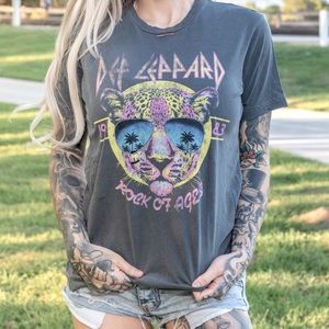 Dirty Cotton Scoundrels Def Leppard Distressed Tee